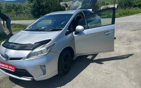 Toyota Prius, 2012 год, 810 000 рублей, 4 фотография