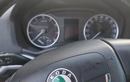 Skoda Octavia, 2011 год, 620 000 рублей, 24 фотография