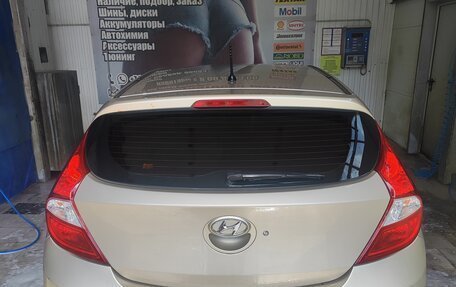 Hyundai Solaris II рестайлинг, 2011 год, 630 000 рублей, 4 фотография