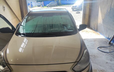 Hyundai Solaris II рестайлинг, 2011 год, 630 000 рублей, 7 фотография