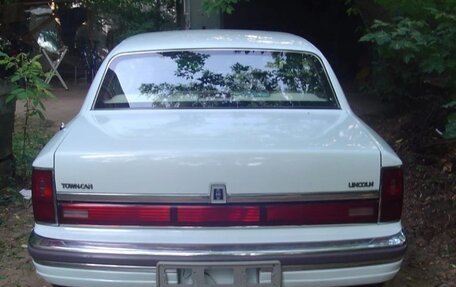 Lincoln Town Car II, 1990 год, 940 000 рублей, 5 фотография