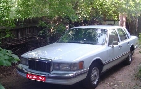 Lincoln Town Car II, 1990 год, 940 000 рублей, 2 фотография