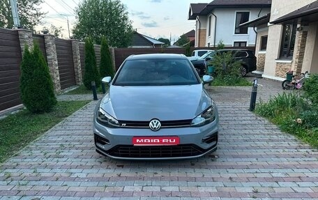 Volkswagen Golf R VII, 2017 год, 2 800 000 рублей, 1 фотография