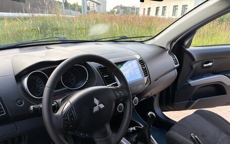 Mitsubishi Outlander III рестайлинг 3, 2008 год, 894 000 рублей, 9 фотография