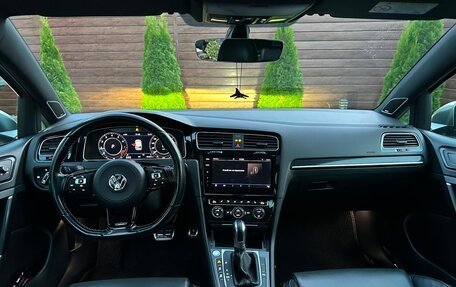 Volkswagen Golf R VII, 2017 год, 2 800 000 рублей, 9 фотография