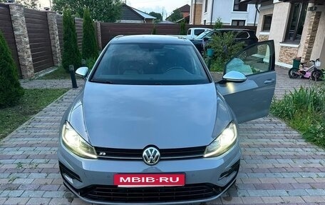 Volkswagen Golf R VII, 2017 год, 2 800 000 рублей, 17 фотография