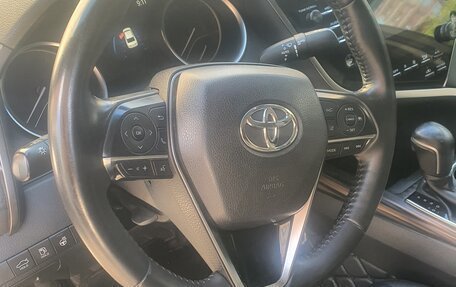 Toyota Camry, 2020 год, 2 450 000 рублей, 17 фотография