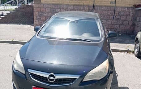 Opel Astra J, 2011 год, 690 000 рублей, 1 фотография