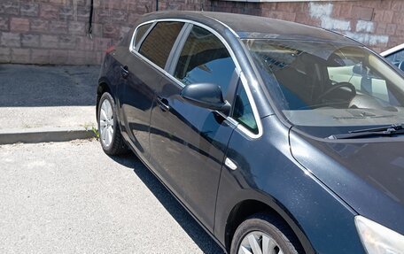 Opel Astra J, 2011 год, 690 000 рублей, 3 фотография