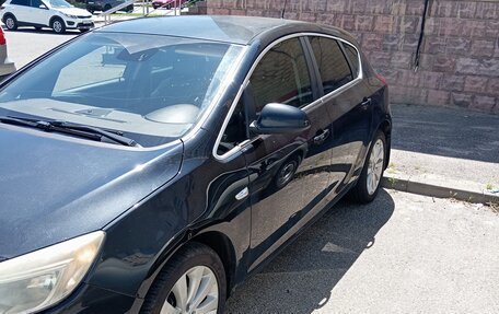 Opel Astra J, 2011 год, 690 000 рублей, 2 фотография