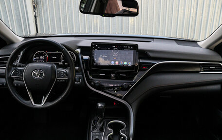 Toyota Camry, 2022 год, 3 390 000 рублей, 10 фотография