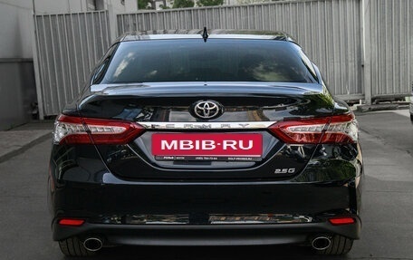 Toyota Camry, 2022 год, 3 390 000 рублей, 6 фотография