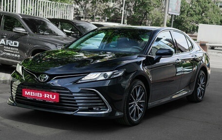 Toyota Camry, 2022 год, 3 390 000 рублей, 2 фотография