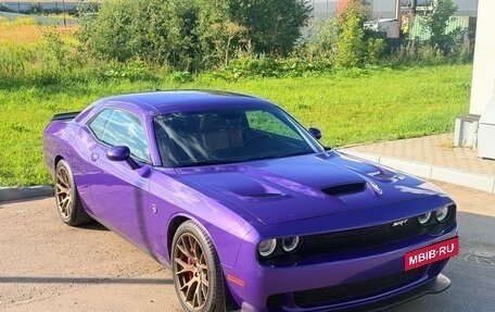 Dodge Challenger III рестайлинг 2, 2015 год, 5 850 000 рублей, 1 фотография