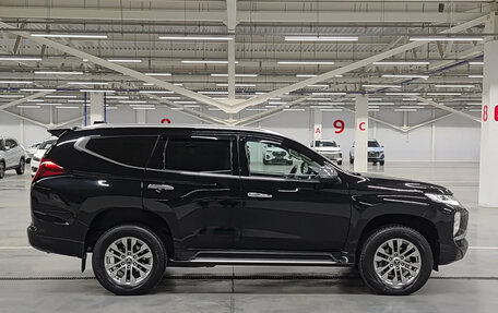 Mitsubishi Pajero Sport III рестайлинг, 2022 год, 3 990 000 рублей, 4 фотография