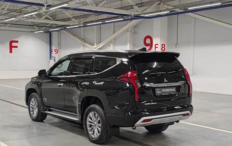 Mitsubishi Pajero Sport III рестайлинг, 2022 год, 3 990 000 рублей, 7 фотография