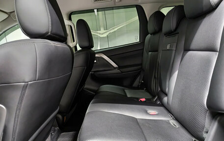 Mitsubishi Pajero Sport III рестайлинг, 2022 год, 3 990 000 рублей, 12 фотография