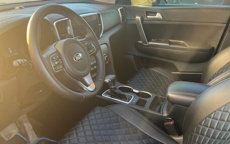 KIA Sportage IV рестайлинг, 2018 год, 1 900 000 рублей, 7 фотография