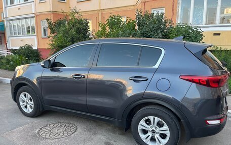 KIA Sportage IV рестайлинг, 2018 год, 1 900 000 рублей, 5 фотография