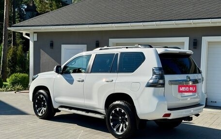 Toyota Land Cruiser Prado 150 рестайлинг 2, 2015 год, 4 075 000 рублей, 3 фотография