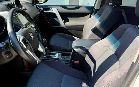 Toyota Land Cruiser Prado 150 рестайлинг 2, 2015 год, 4 075 000 рублей, 11 фотография