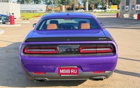 Dodge Challenger III рестайлинг 2, 2015 год, 5 850 000 рублей, 2 фотография