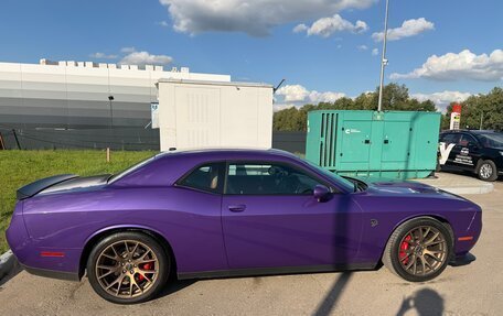 Dodge Challenger III рестайлинг 2, 2015 год, 5 850 000 рублей, 11 фотография
