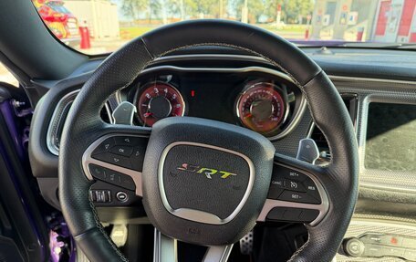 Dodge Challenger III рестайлинг 2, 2015 год, 5 850 000 рублей, 10 фотография