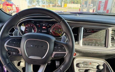 Dodge Challenger III рестайлинг 2, 2015 год, 5 850 000 рублей, 9 фотография
