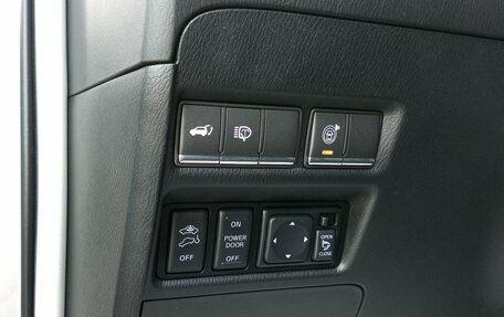 Nissan Patrol, 2012 год, 1 799 000 рублей, 20 фотография