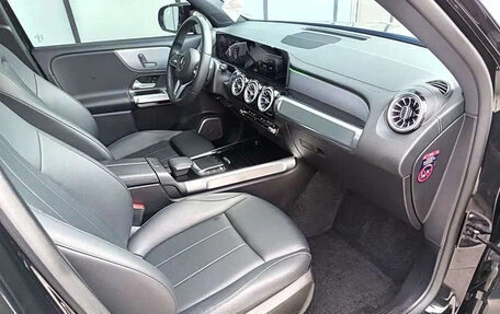 Mercedes-Benz GLB, 2023 год, 2 600 999 рублей, 16 фотография
