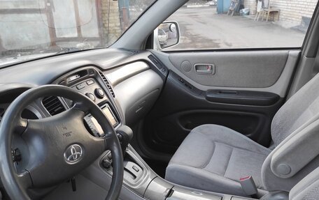 Toyota Highlander III, 2003 год, 800 000 рублей, 7 фотография