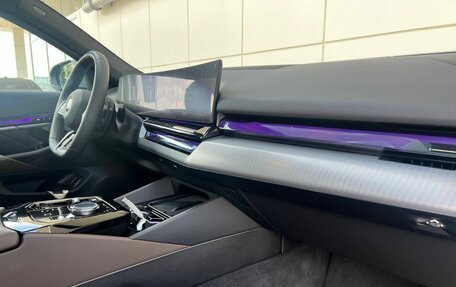 BMW 5 серия, 2025 год, 7 690 000 рублей, 10 фотография