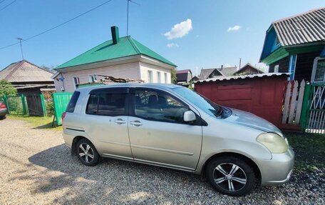 Toyota Raum II, 2004 год, 450 000 рублей, 3 фотография