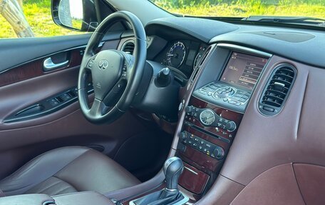 Infiniti QX50 I рестайлинг, 2016 год, 2 260 000 рублей, 33 фотография