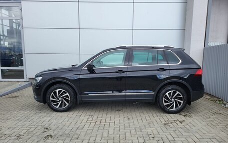 Volkswagen Tiguan II, 2018 год, 2 340 000 рублей, 2 фотография