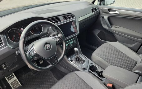 Volkswagen Tiguan II, 2018 год, 2 340 000 рублей, 12 фотография