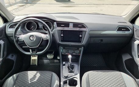 Volkswagen Tiguan II, 2018 год, 2 340 000 рублей, 14 фотография