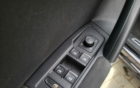 Volkswagen Tiguan II, 2018 год, 2 340 000 рублей, 16 фотография