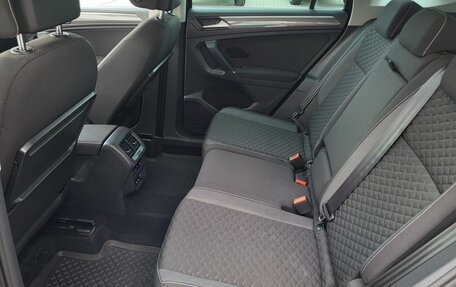 Volkswagen Tiguan II, 2018 год, 2 340 000 рублей, 30 фотография