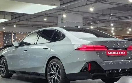 BMW 5 серия, 2025 год, 7 000 000 рублей, 3 фотография