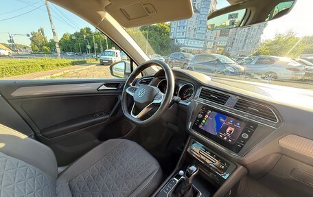 Volkswagen Tiguan II, 2021 год, 2 350 000 рублей, 13 фотография