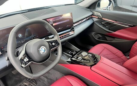 BMW 5 серия, 2024 год, 8 490 000 рублей, 3 фотография