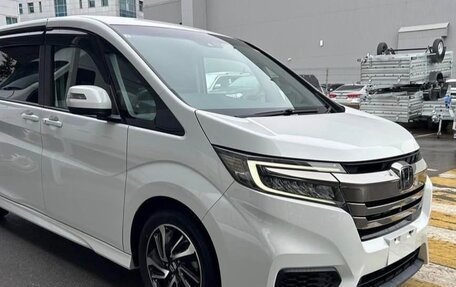 Honda Stepwgn IV, 2021 год, 2 160 000 рублей, 2 фотография