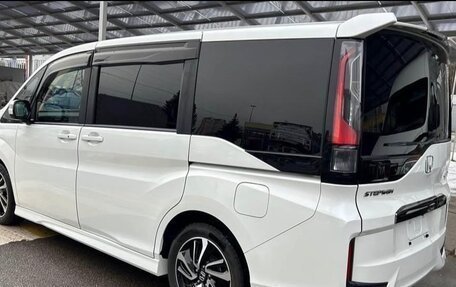 Honda Stepwgn IV, 2021 год, 2 160 000 рублей, 3 фотография