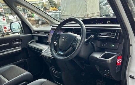 Honda Stepwgn IV, 2021 год, 2 160 000 рублей, 7 фотография