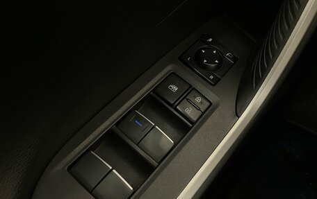 Toyota RAV4, 2019 год, 2 499 000 рублей, 14 фотография