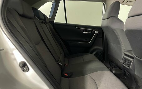 Toyota RAV4, 2019 год, 2 499 000 рублей, 24 фотография