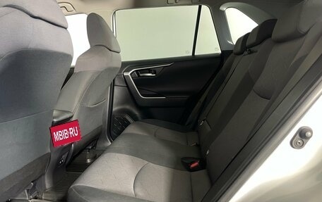 Toyota RAV4, 2019 год, 2 499 000 рублей, 23 фотография