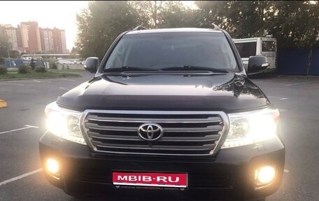 Toyota Land Cruiser 200, 2014 год, 3 700 000 рублей, 1 фотография